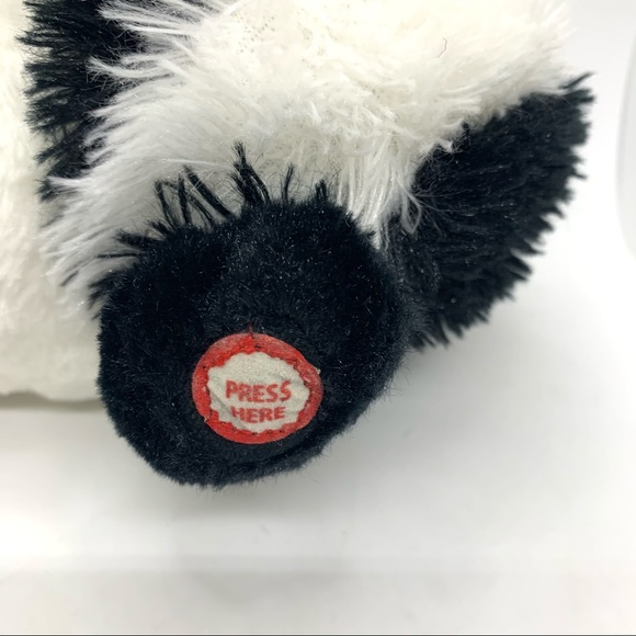 Pepe Le Pew Talking Skunk Plush w/ Tags Retired - Picture 4 of 8